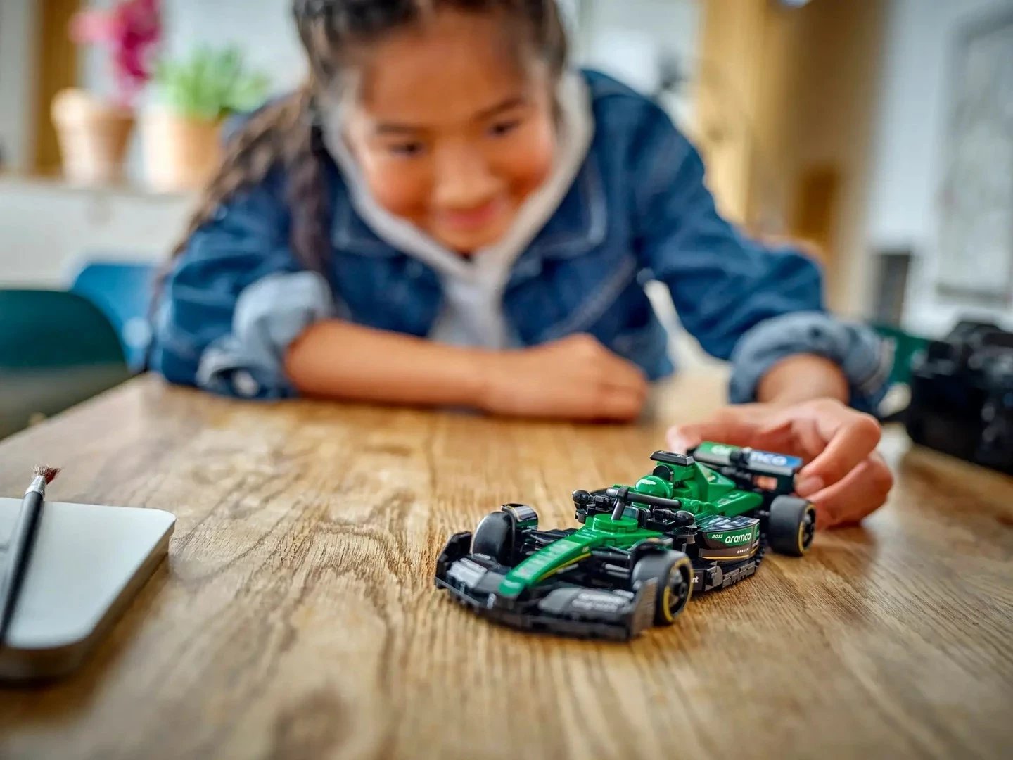 Set LEGO Speed Champions Aston Martin Aramco F1 AMR24, 269 pjesë, Jeshile
