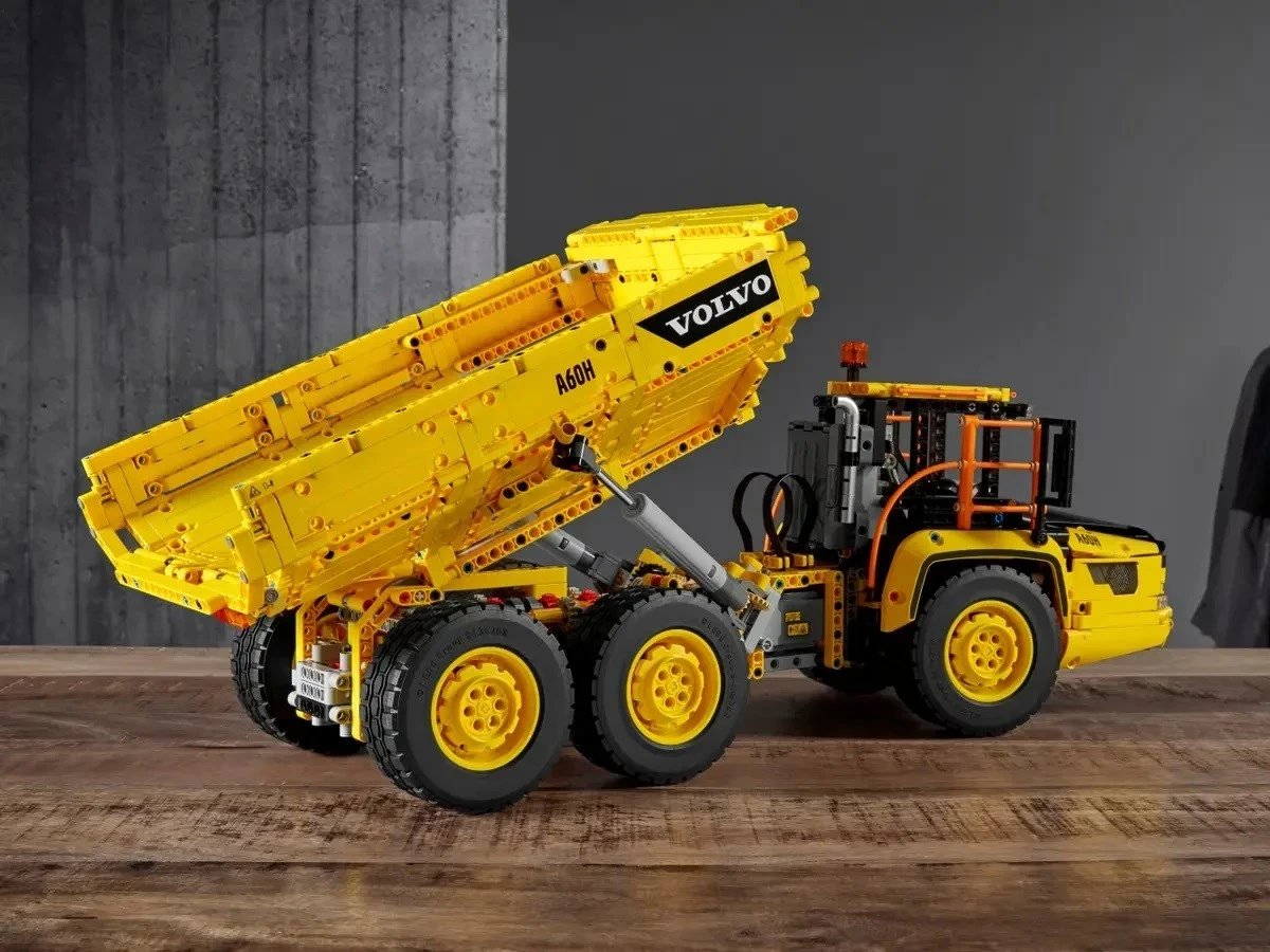Set LEGO Technic Volvo 6x6 Articulated Hauler 42114, Verdhë Set LEGO Technic Volvo 6x6 Articulated Hauler 42114, Verdhë
