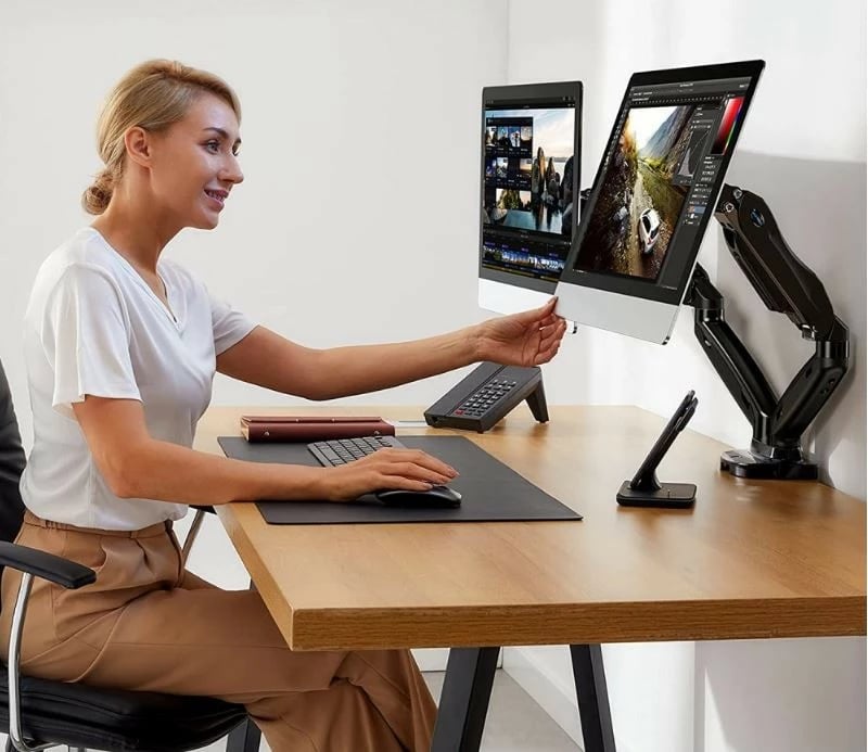 Mbajtëse tavoline për dy monitorë Techly ICA-LCD 462B, 17-32 inç, 9kg, e zezë