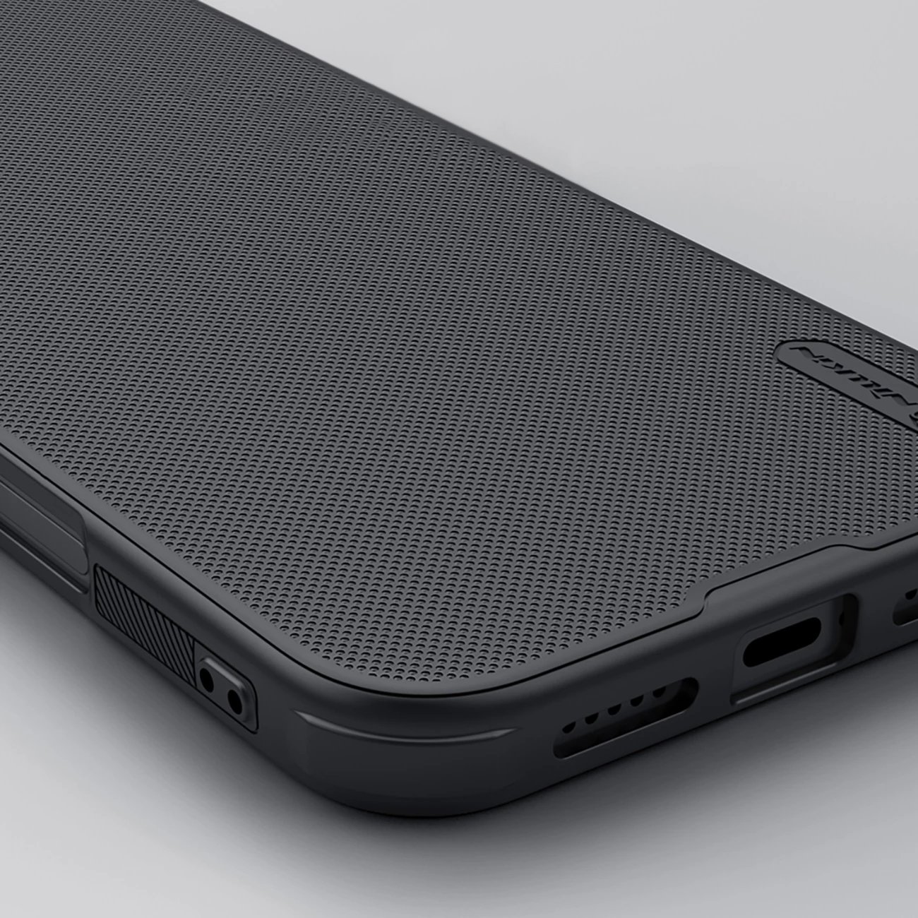 Mbështjellës Nillkin Super Frosted Shield Pro për iPhone 16, i zi