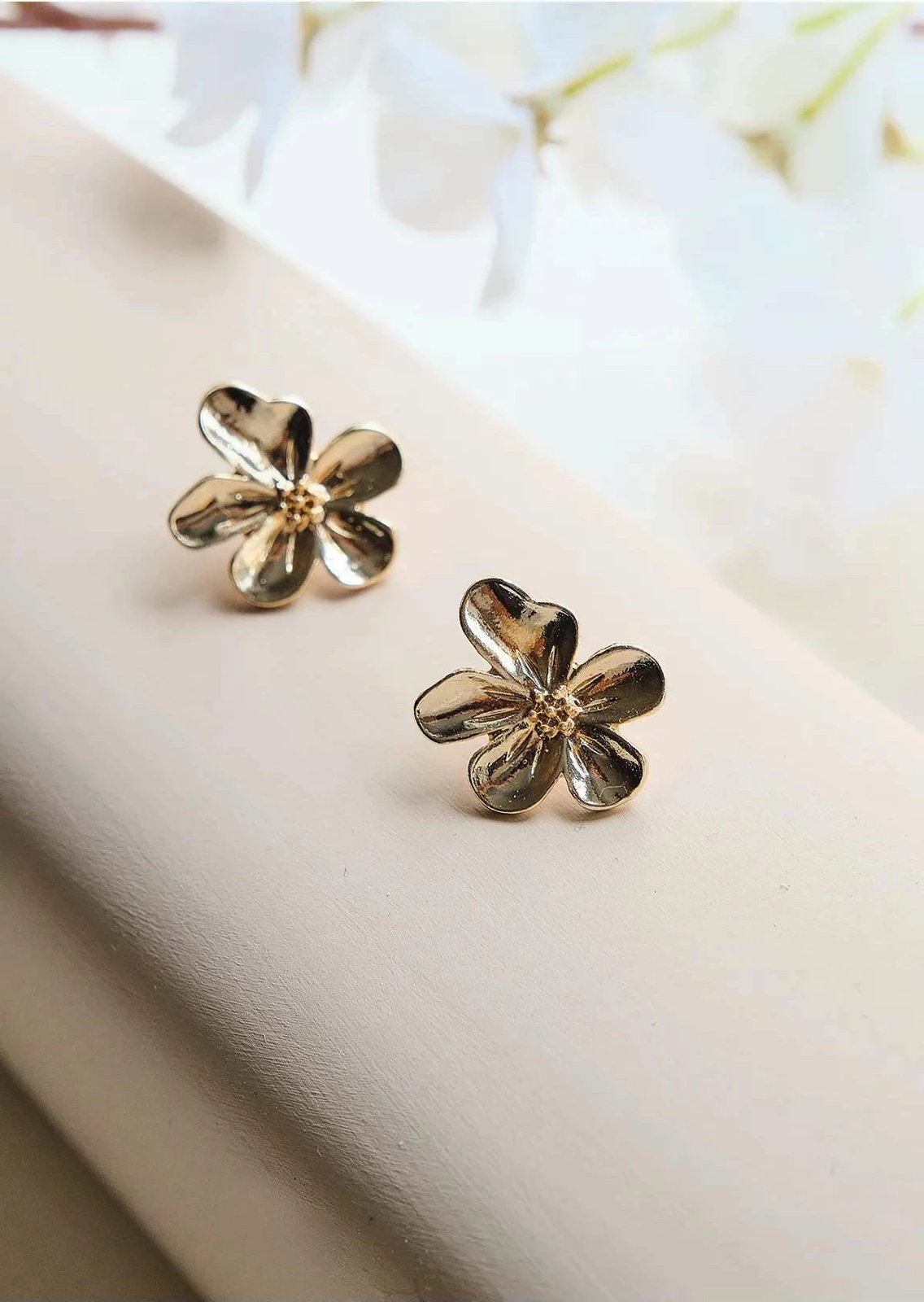 Vathë Jumeon, ngjyrë ari, Gld-Mnmcck