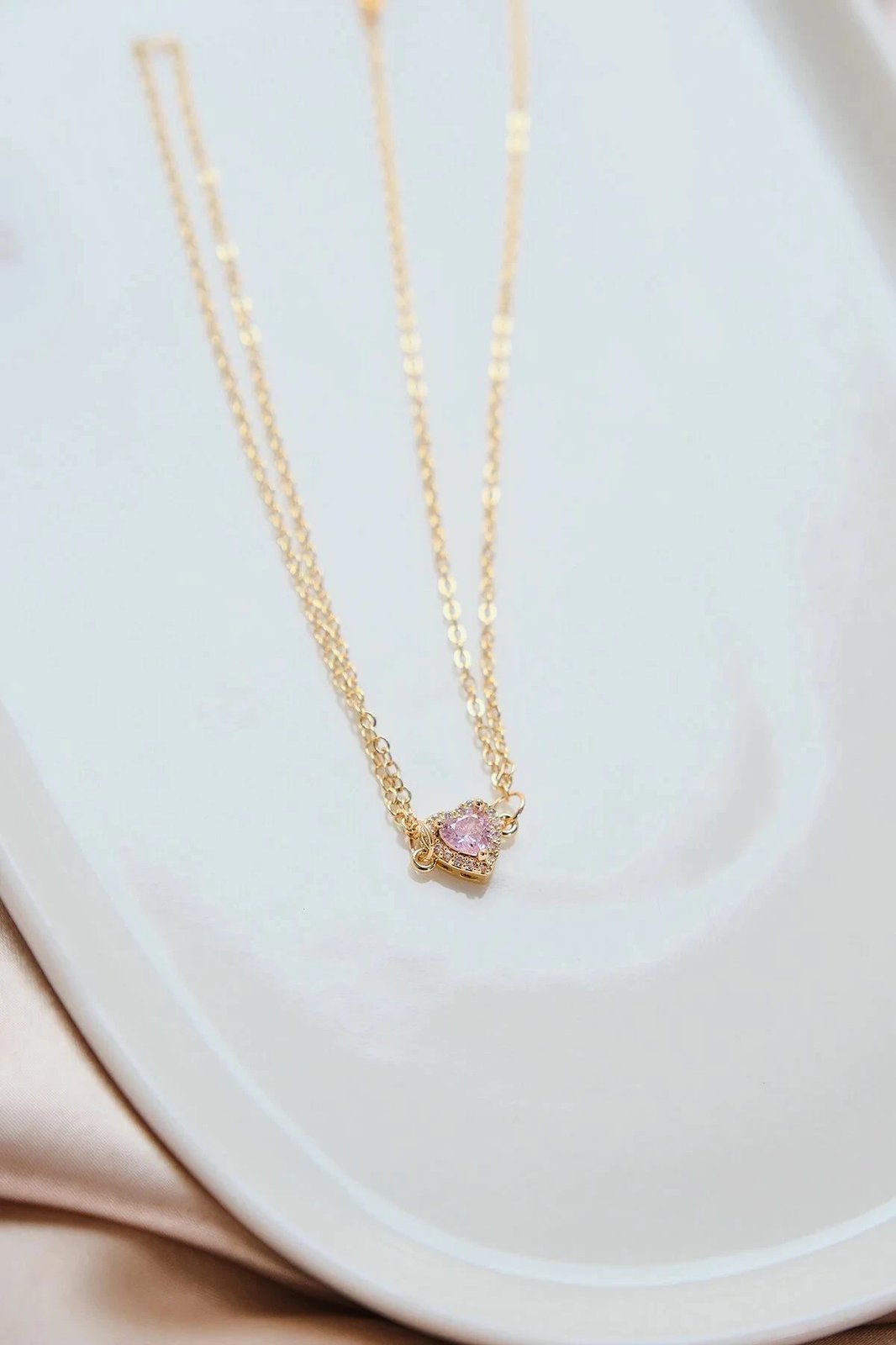 Byzylyk Jumeon, ngjyrë ari, mbyllje me kapëse