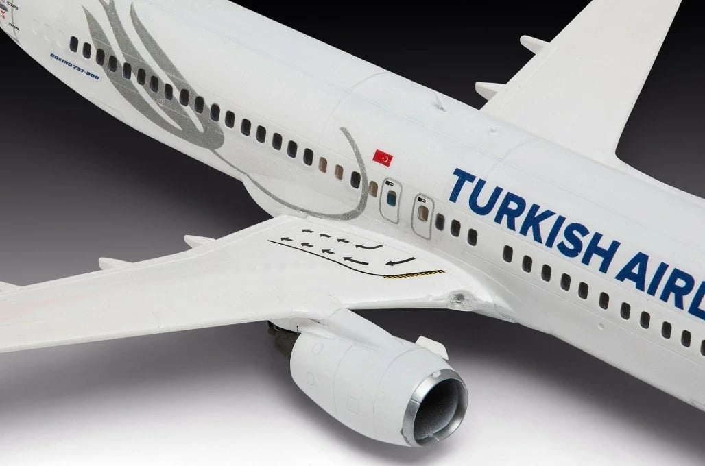 Komplet model plastik Revell Boeing 737-800 Turkish Airlines, 1:144, 63 pjesë, Bardhë/Kuqe
