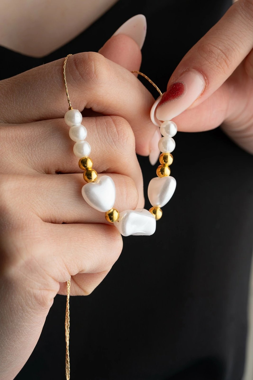 Varëse qafe Jumeon, B237701, ngjyrë ari dhe e bardhë