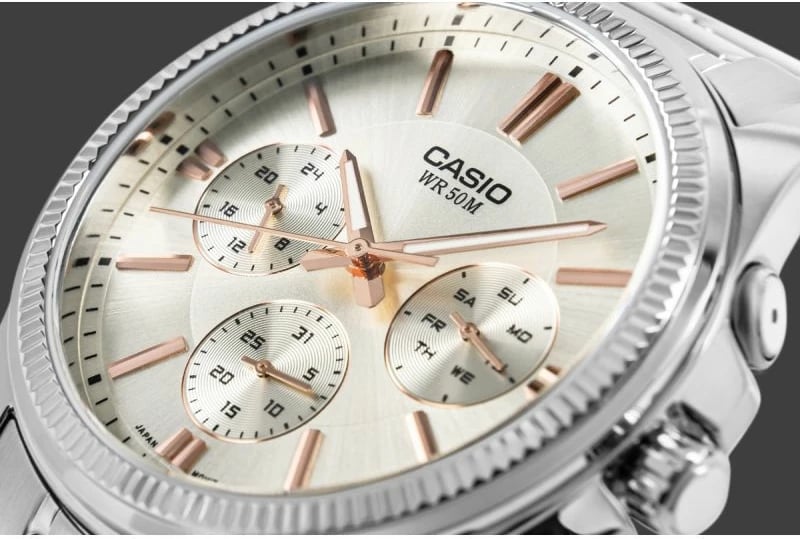 Orë dore për meshkuj CASIO, argjendtë