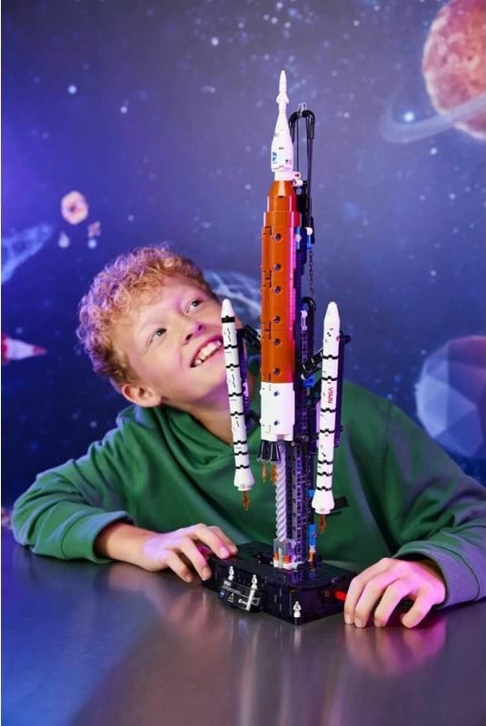 Lego Technic raketë NASA Artemis, fëmijë