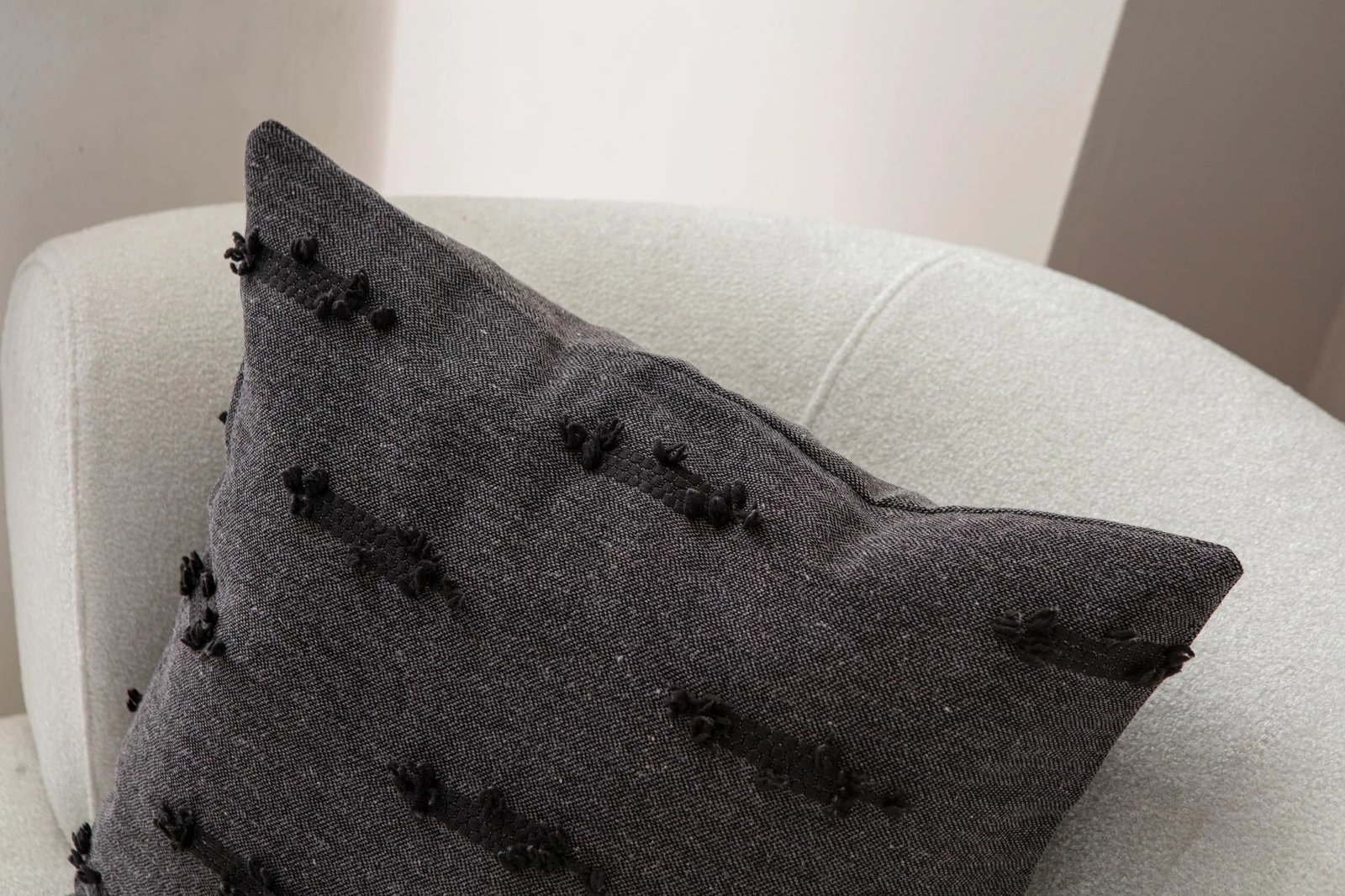 Jastëk mbulesë, ngjyrë e zezë, Evila Originals, Tuffet - Black v7, 43x43cm