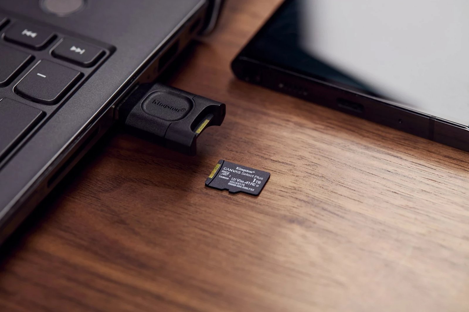 Kartelë memorie microSDXC Kingston Canvas Select Plus Gen3 1TB me adapter, e zezë