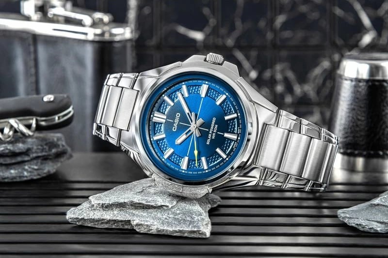 Orë dore për meshkuj CASIO, argjend me blu