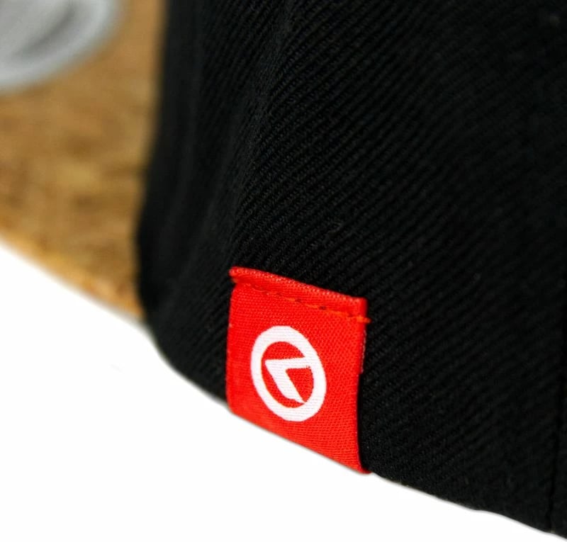 Kapelë Kellys, e zezë