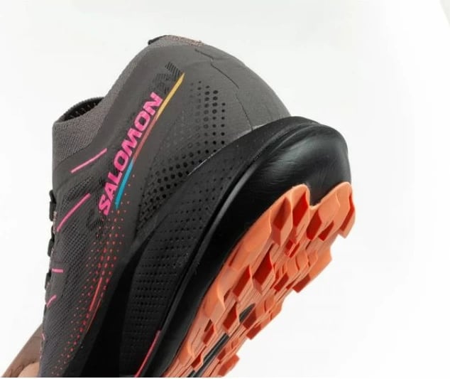 Atlete për meshkuj Salomon, të hirtë