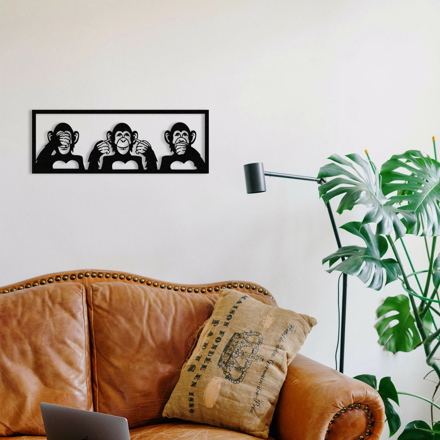 Aksesor dekorativ metalik për mur, Wallity, Tre majmunët-S, ngjyrë e zezë, 50x18cm