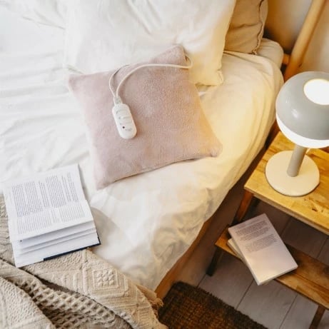 Jastëk elektrik Adler AD 7444, 38x38 cm, 2 nivele temperature, 80 W, mbrojtje nga mbinxehja, mbulesë polar e lareshme, rozë