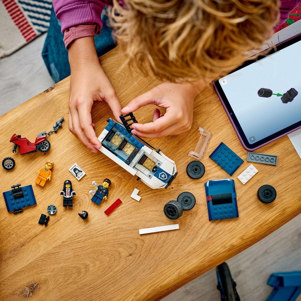 Set ndërtimi LEGO City 60479 furgon policie transporti të burgosur 198 pjesë 6+