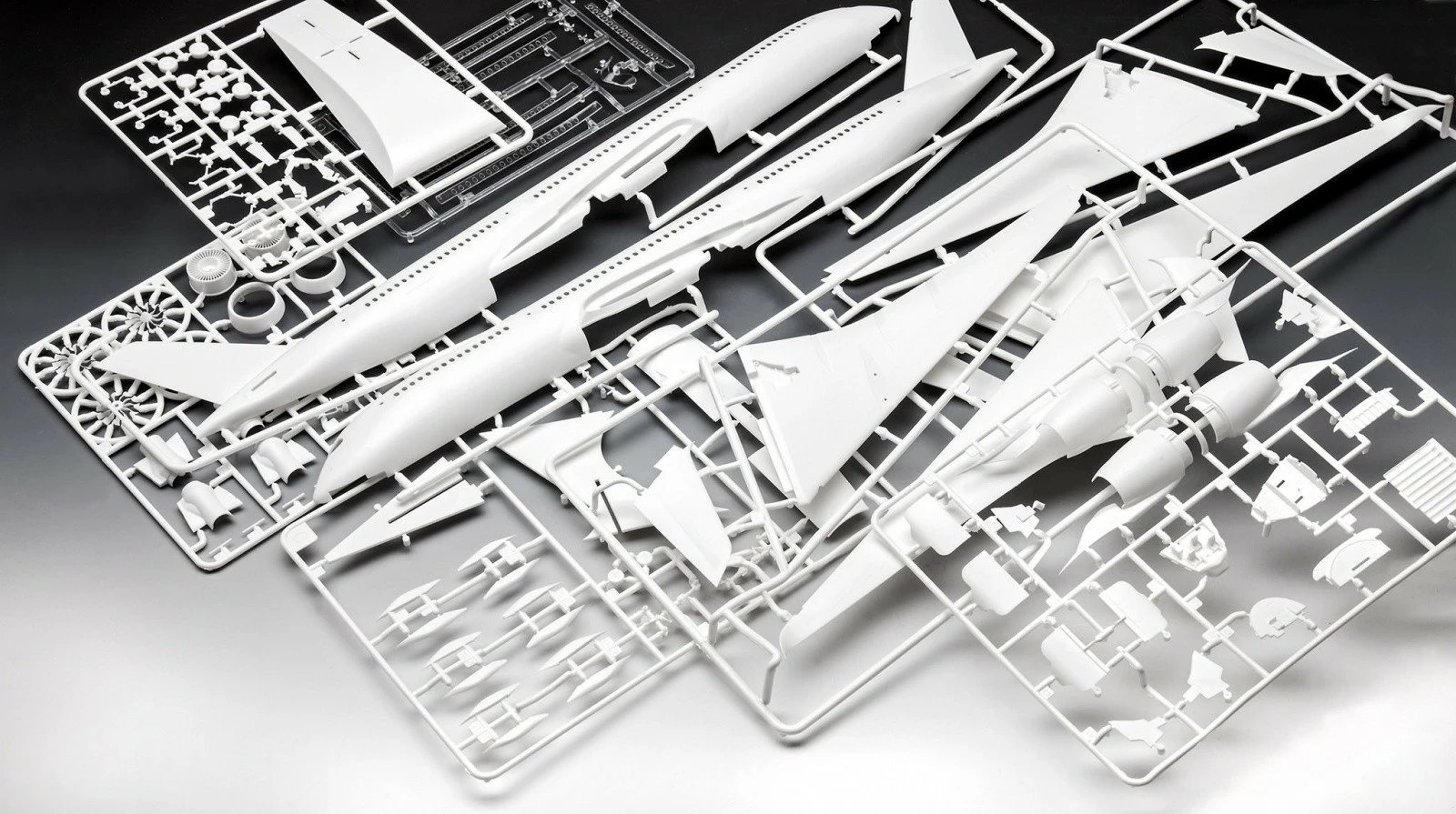 Model plastik avion Revell Airbus A350-900 Lufthansa, 1:144