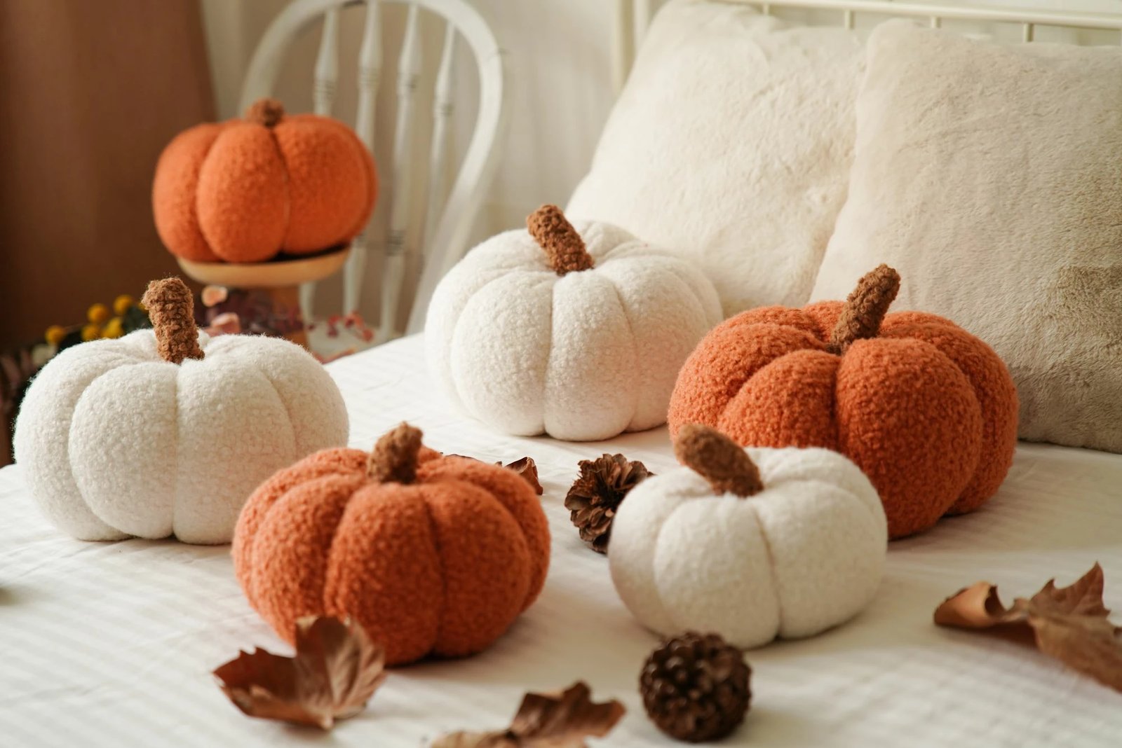 Jastëk dekorativ Bal Kabagi, i bardhë, mesatar, Evila Originals