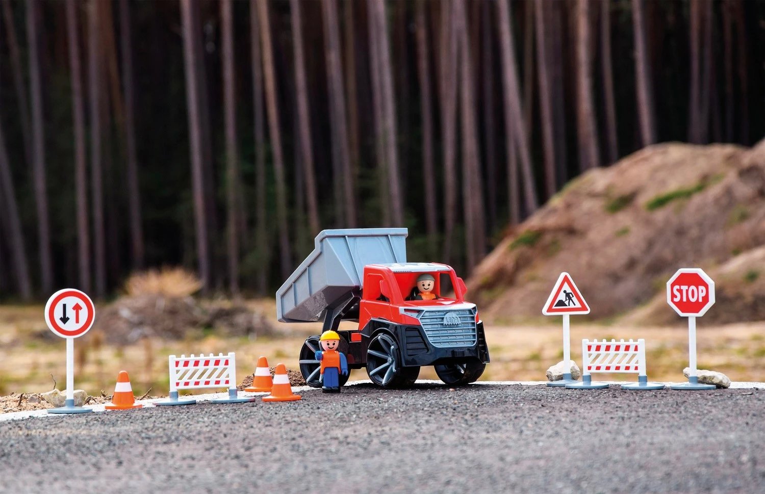 Kamion lodër Lena Truxx2, plastikë, me figurë, Kuq/Gri