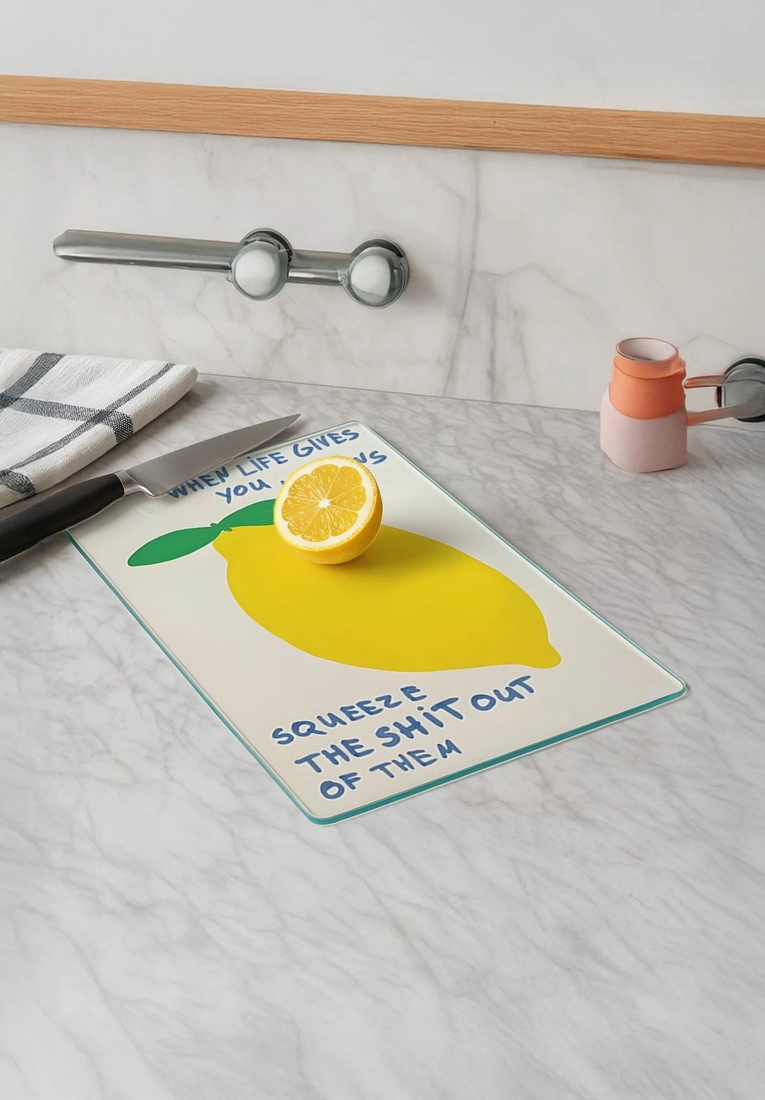 Dërrasë prerëse Hermia, qelq i temperuar, shumëngjyrëshe, 30x40cm, Kes-00071 Dërrasë prerëse Hermia, qelq i temperuar, shumëngjyrëshe, 30x40cm, Kes-00071