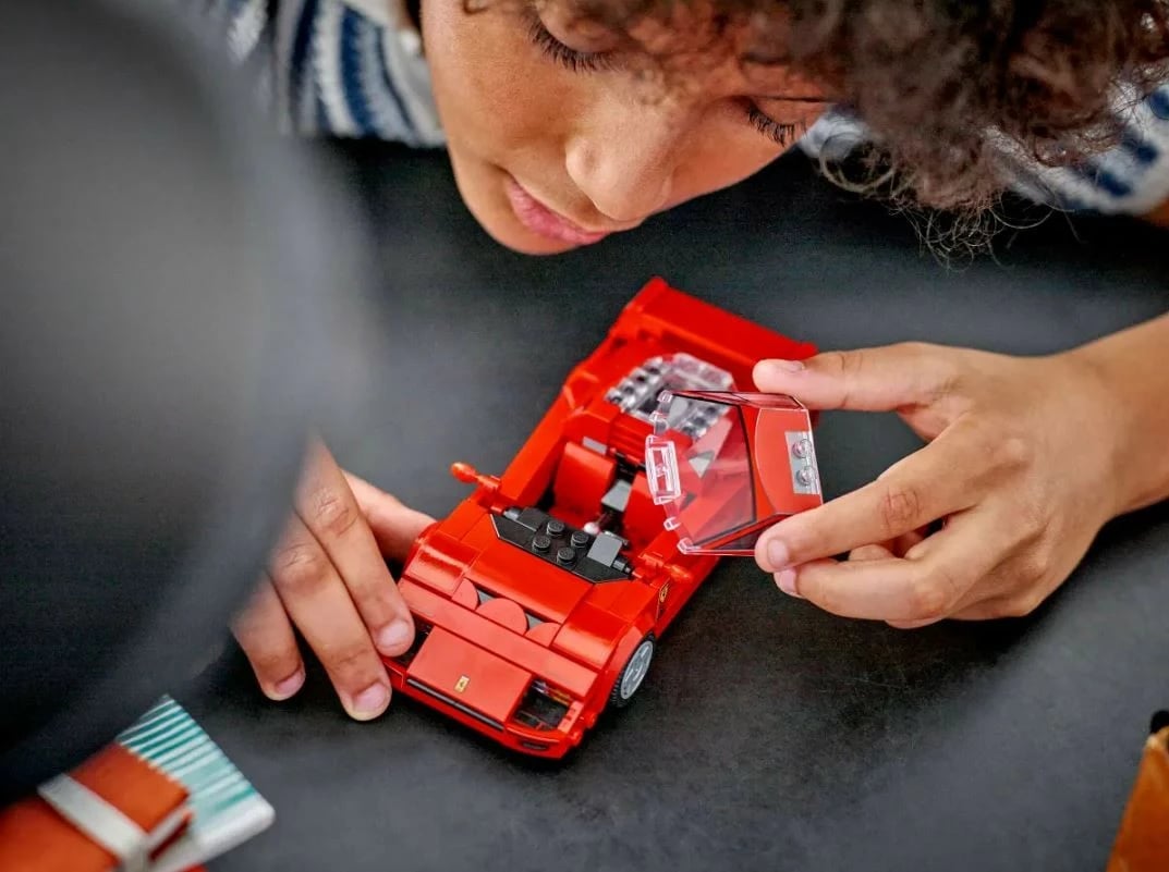Set LEGO Speed Champions Ferrari F40, 318 pjesë, i kuq