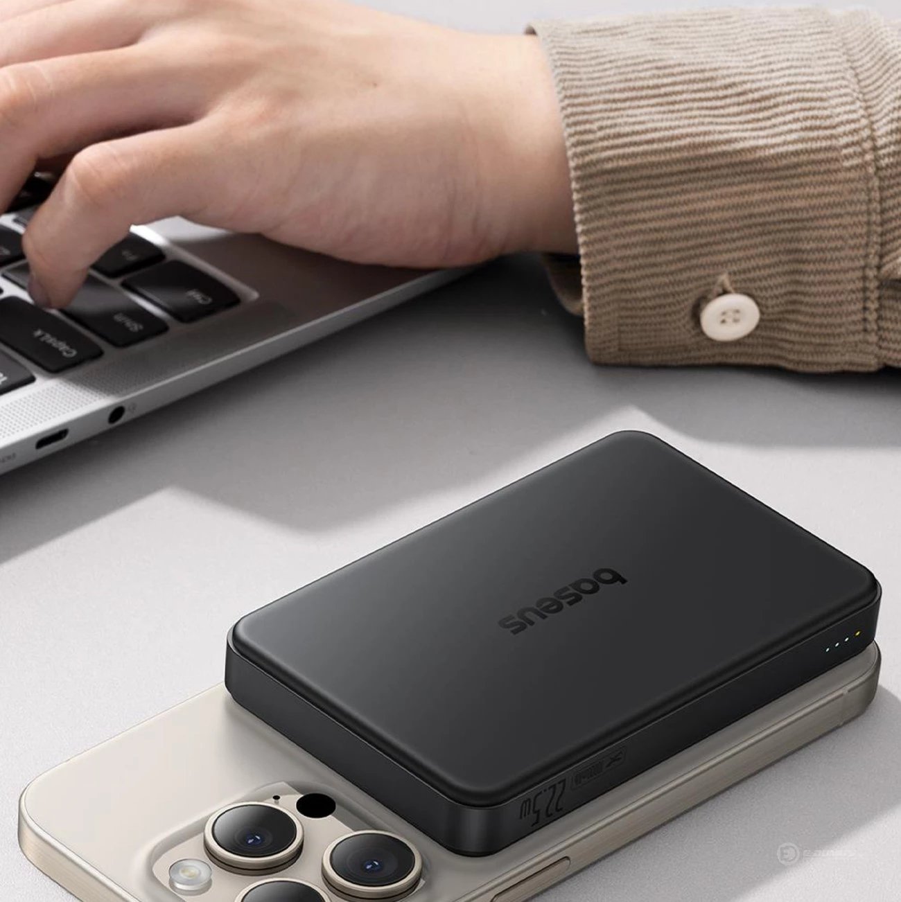 Power bank Baseus Airpow II 10000mAh me MagSafe Qi2, 22.5W, me kabllo USB-C, e zezë