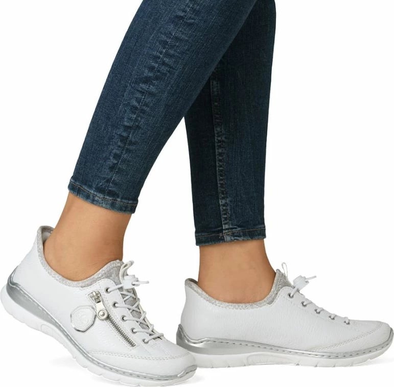 Atlete sportive për femra Rieker, të bardha