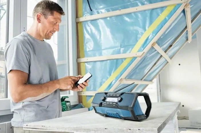 Radio portabile Bosch GPB 18V-2 C Professional, Bluetooth, FM, 18V, zi/kaltër/argjendtë