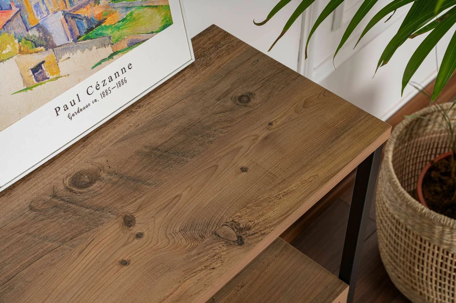 Konsol Nordure, Solace, ngjyrë pishë atlantike, e zezë