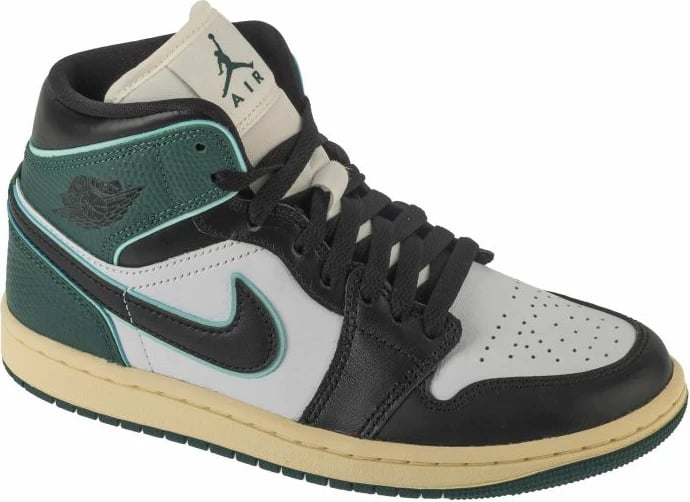 Atlete për femra Nike Jordan, shumëngjyrëshe