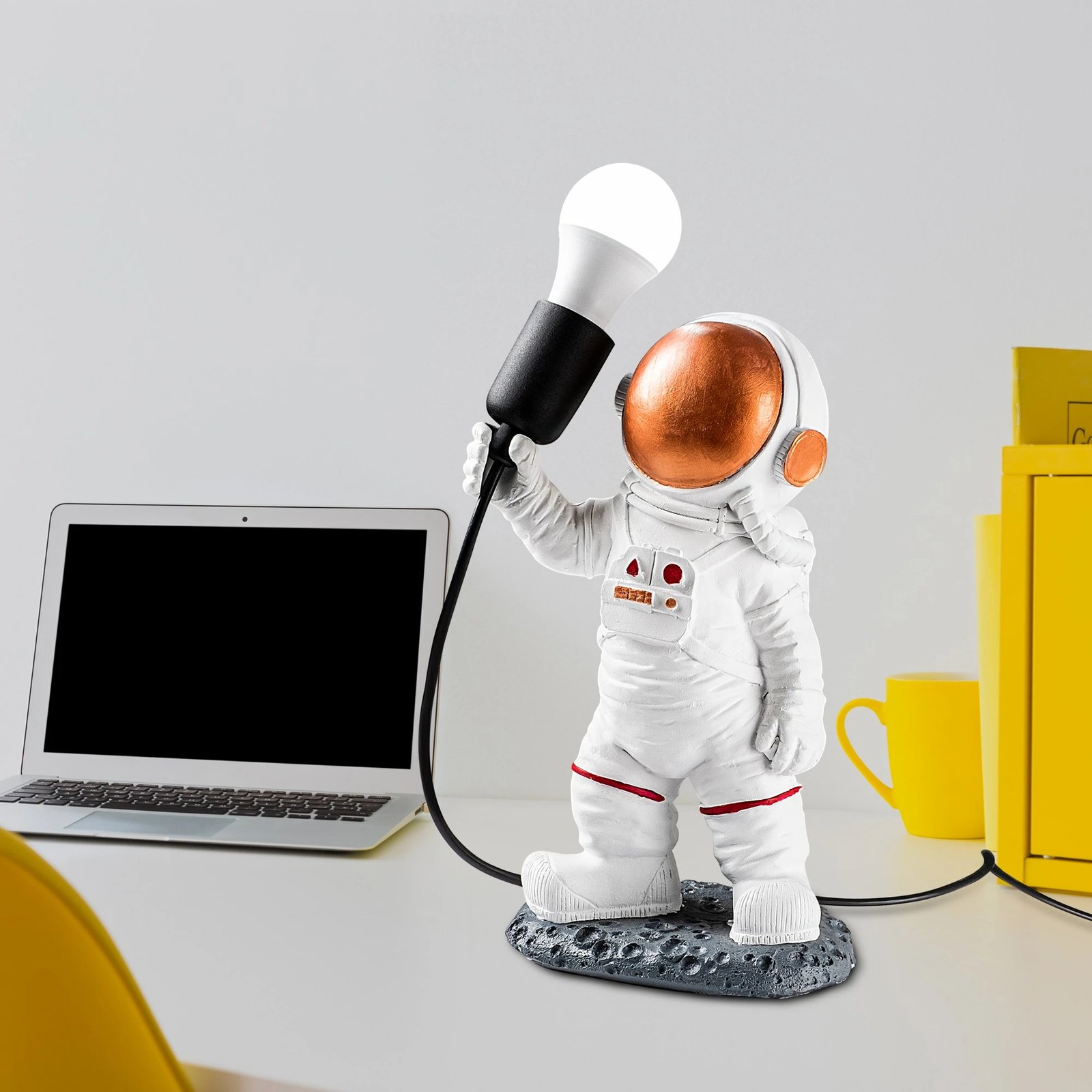 Llambë tavoline astronaut, shumëngjyrëshe, Opviq