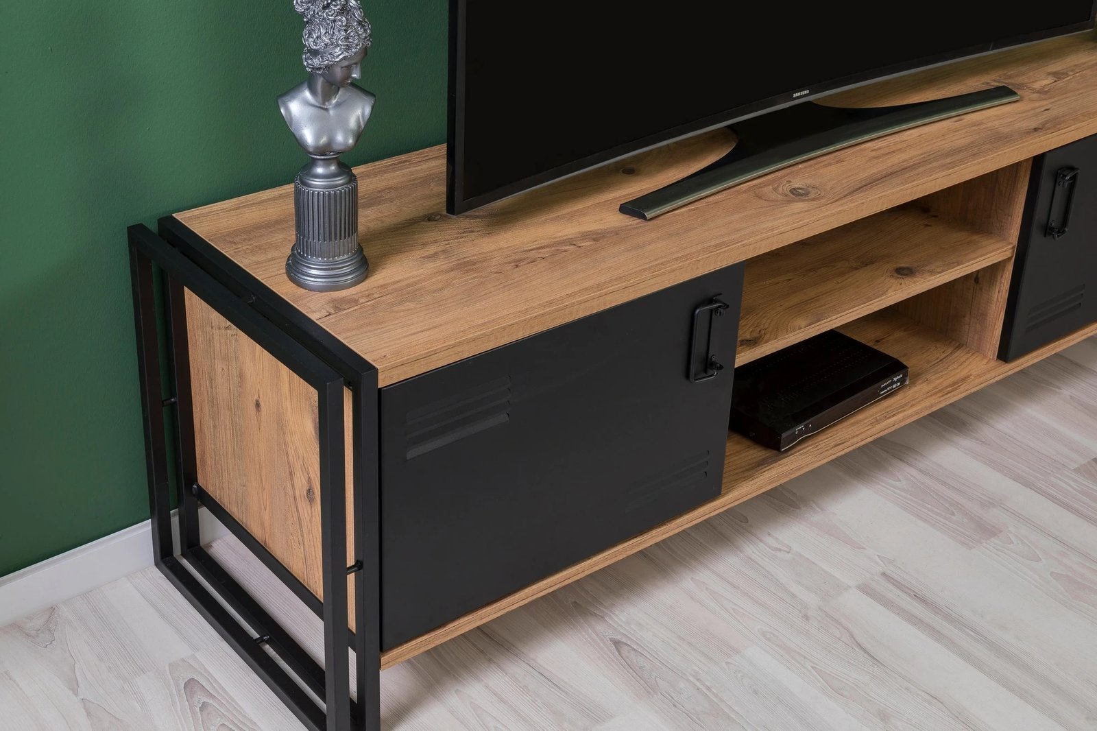 Set mobiljesh për dhomë dite Skye Decor, Cosmo Takım 23, ngjyrë Atlantic Pine dhe e zezë