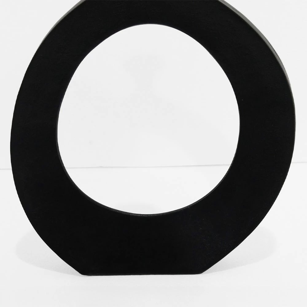 Vazo abstrakte rrethore, alumin i zi, 37x5x45cm