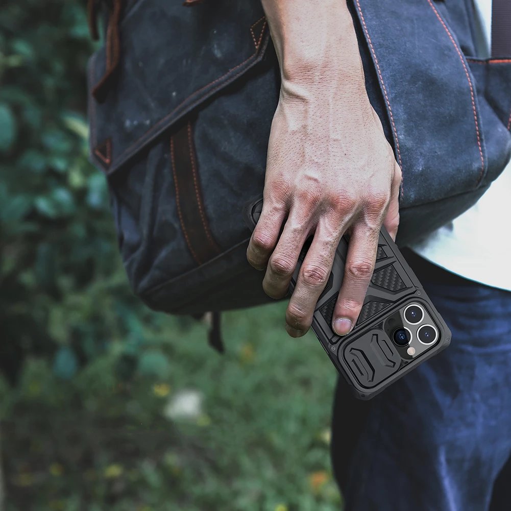 Mbështjellës Nillkin Adventurer Case për iPhone 13 Pro, me kapak kamere, i zi
