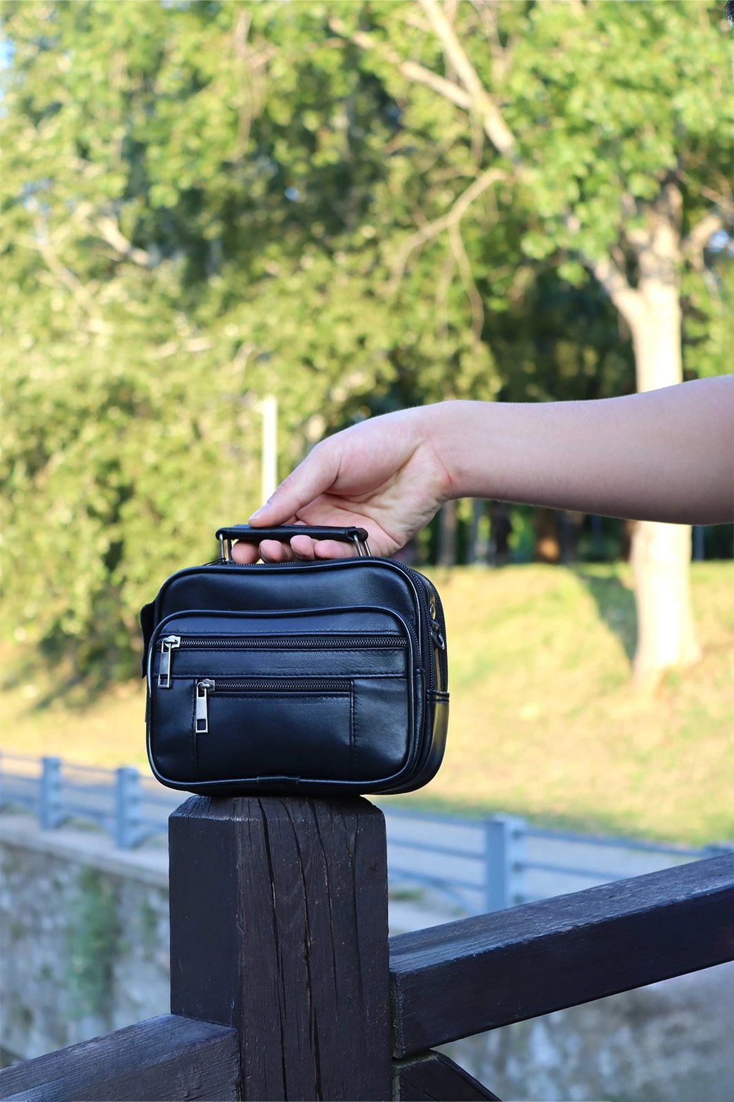 Çantë krahu prej lëkure, ngjyrë e zezë, Zoozie Bags, HDYKEVOC0001