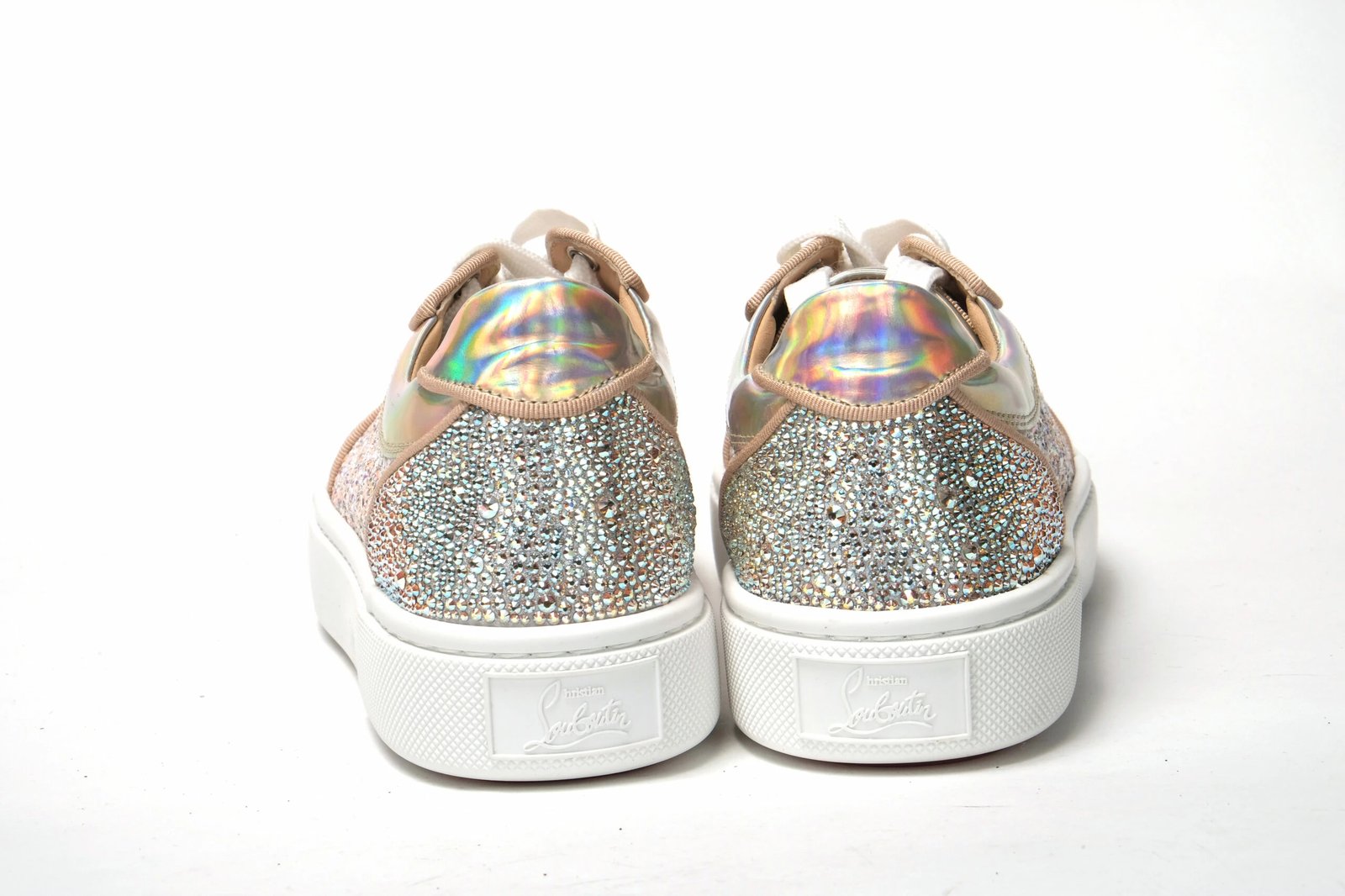 Atlete Christian Louboutin, femra, rozë e artë