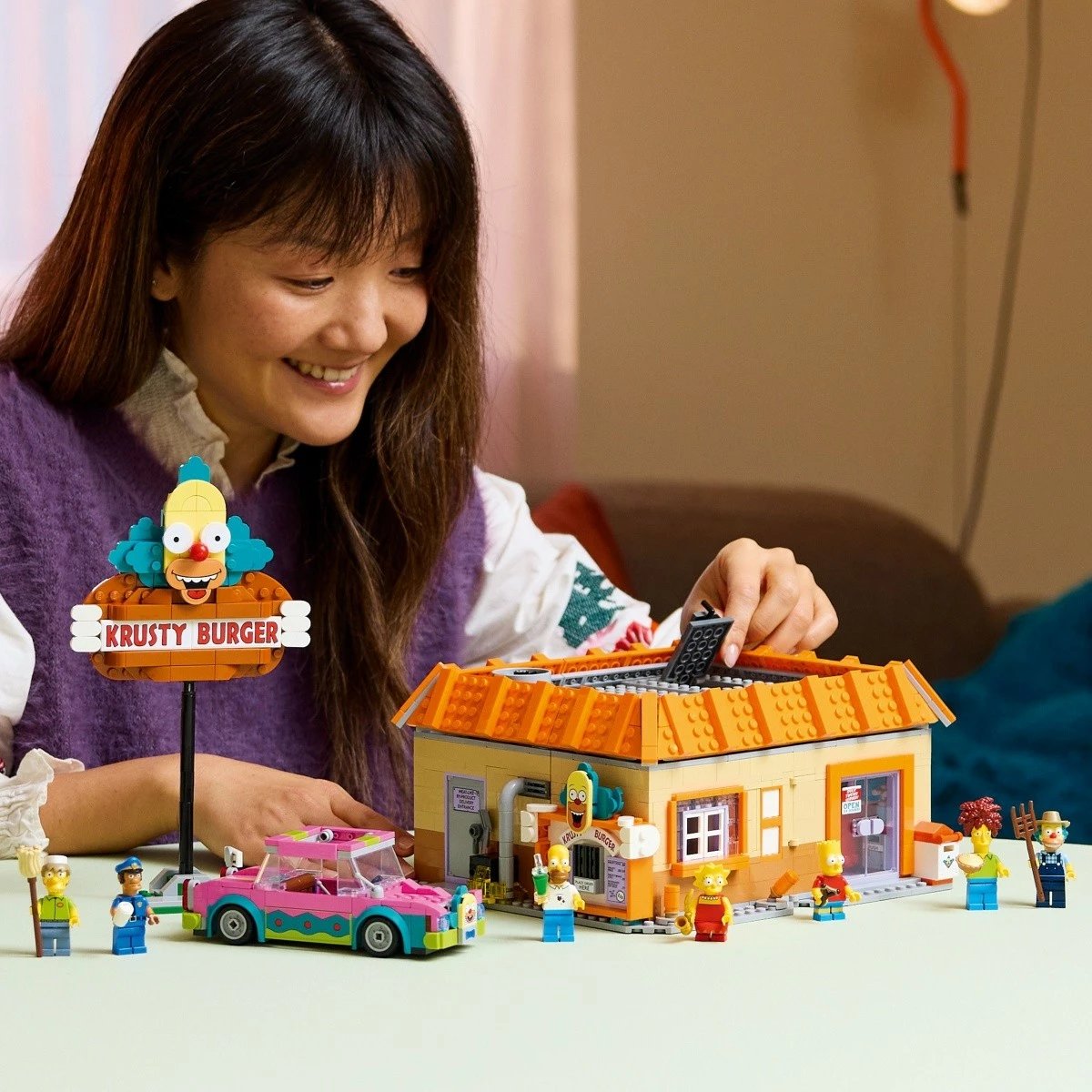 Set ndërtimi LEGO Icons The Simpsons Krusty Burger 10352, 1635 pjesë, për të rritur
