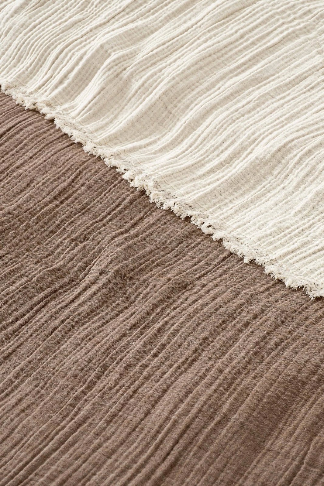 Mbulesë dyshe për shtrat, muslin kafe, 170x250cm
