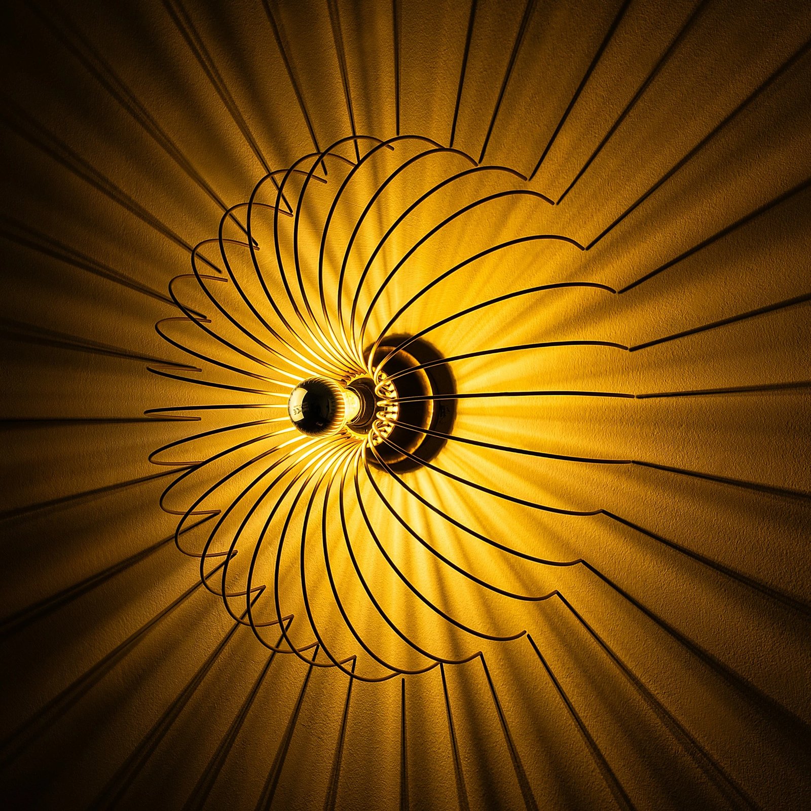 Llambë muri Opviq, Karsortel, ngjyrë ari, N-643-1