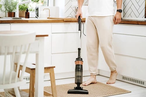 Fshesë me korent 2‑në‑1 pa qese, Adler AD 7049, 600 W, 0.8 L, HEPA 11, rreze pune 7 m Fshesë me korent 2‑në‑1 pa qese, Adler AD 7049, 600 W, 0.8 L, HEPA 11, rreze pune 7 m