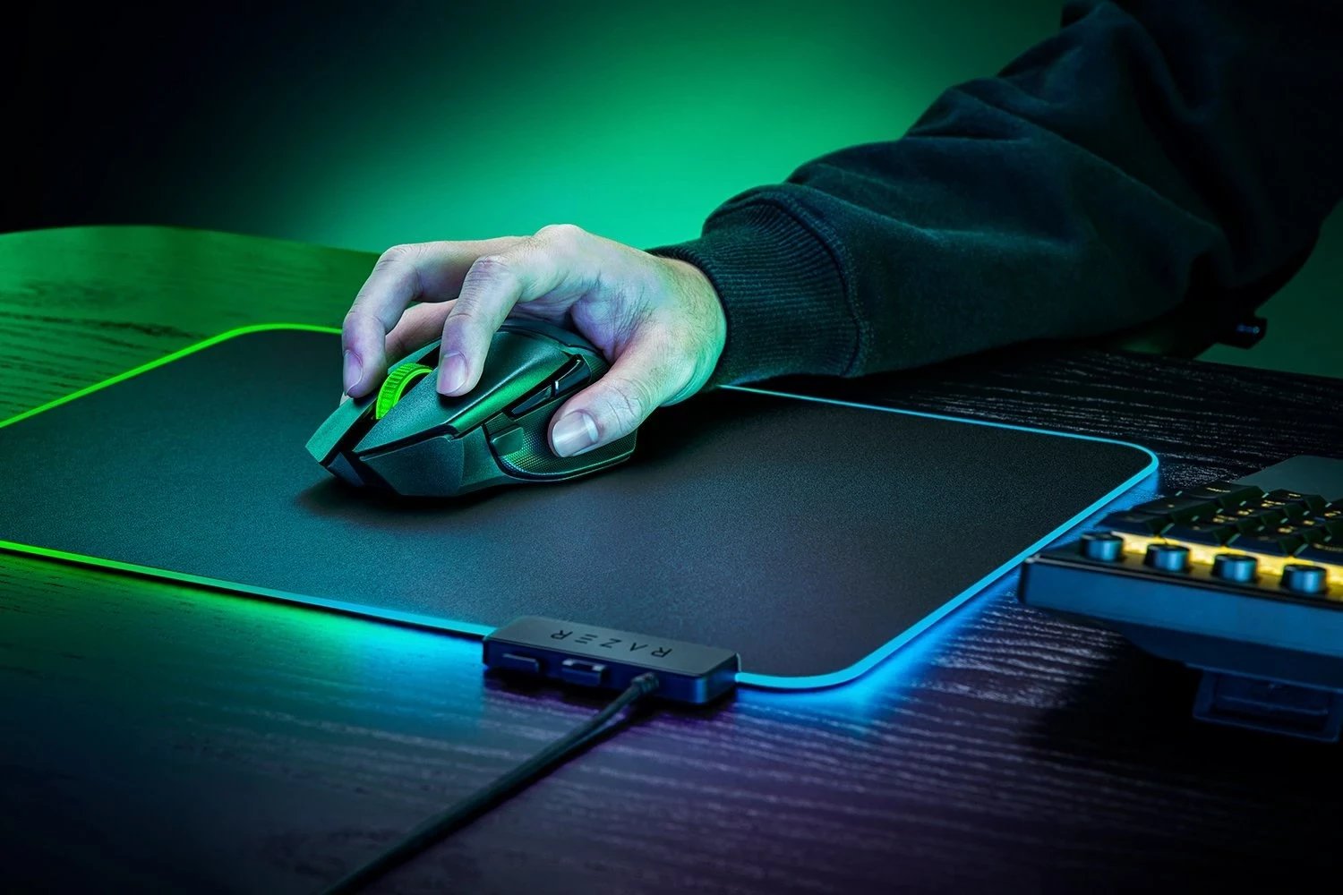 Maus Razer Basilisk V3 X HyperSpeed, Gaming, 18000 DPI, i zi