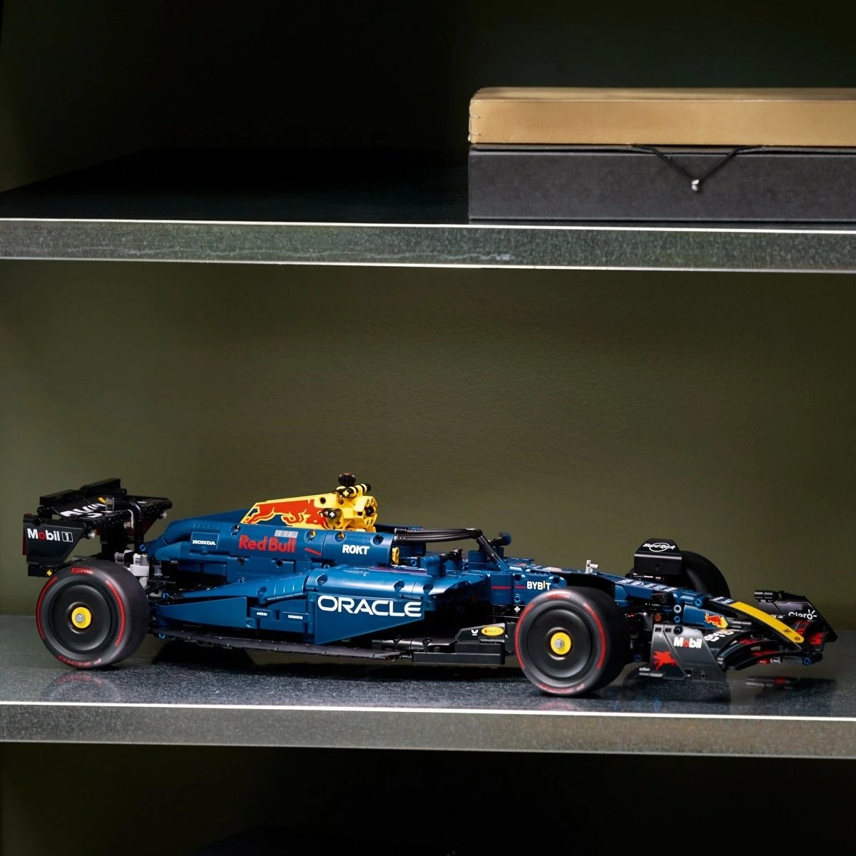 Set ndërtimi LEGO Technic Oracle Red Bull Racing RB20, 1639 pjesë, Blu