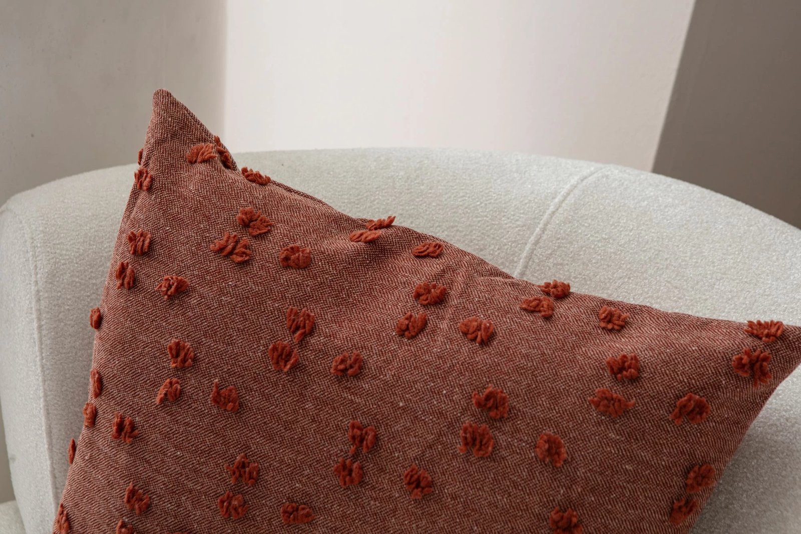 Jastëk mbulesë, ngjyrë e kuqe kafe, Tuffet, Evila Originals