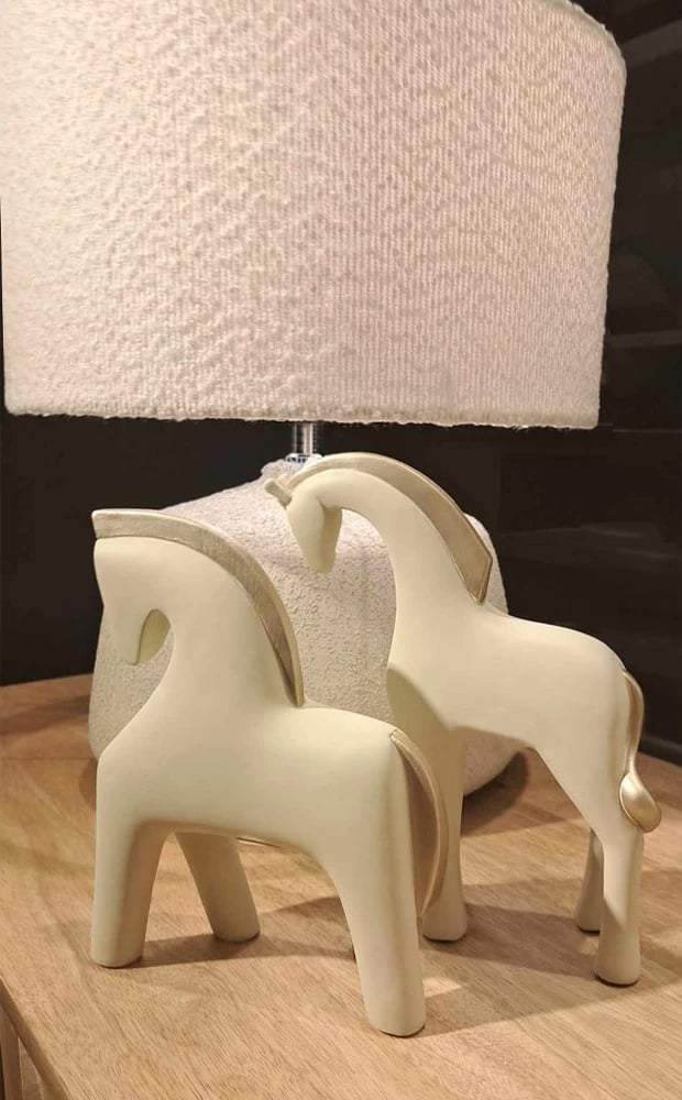 Dekor kali Jasper, polirezine, ngjyrë fildishi me të artë, 16x7x20cm