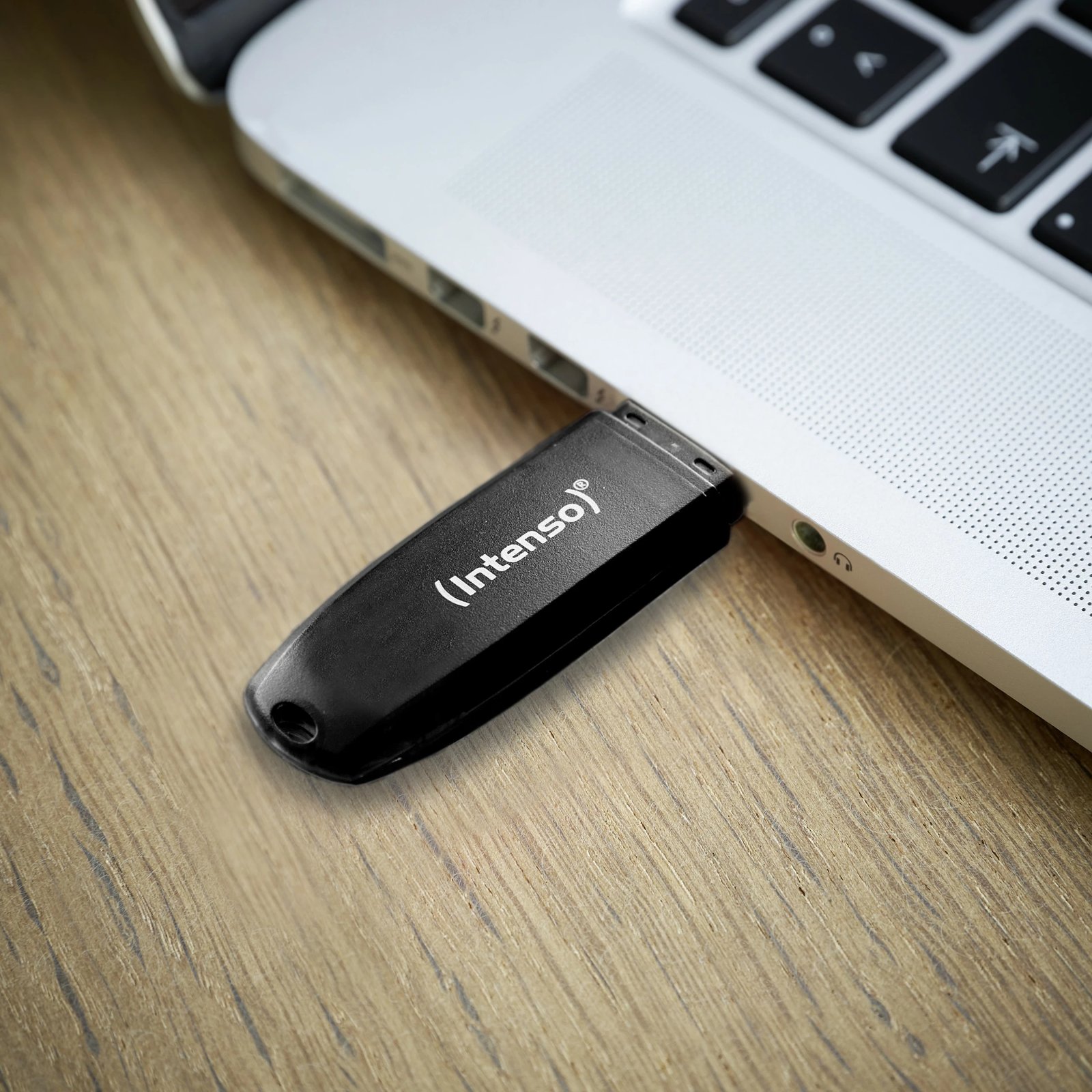 USB Intenso Speed Line 16 GB, USB Type-A, 3.2 Gen 1, e zezë