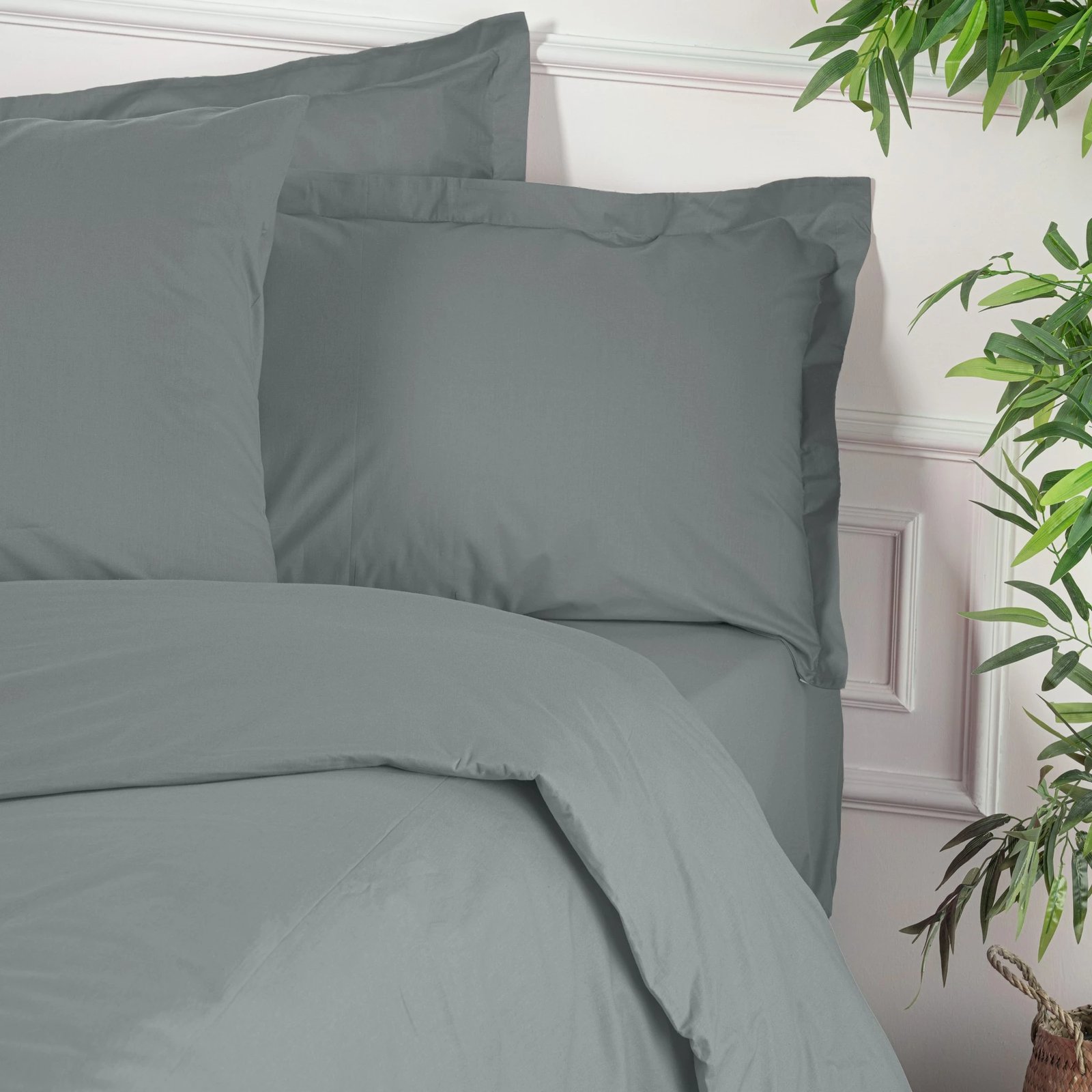 Mbulesë jorgani dopio Ranforce, ngjyrë gri e errët, L'essentiel, 200x200cm Mbulesë jorgani dopio Ranforce, ngjyrë gri e errët, L'essentiel, 200x200cm