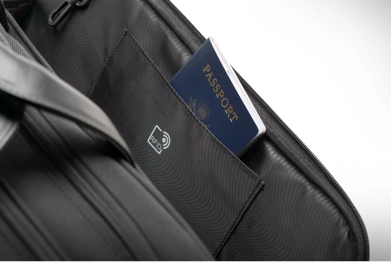 Çantë laptopi Kensington Contour 2.0, 15.6", e zezë