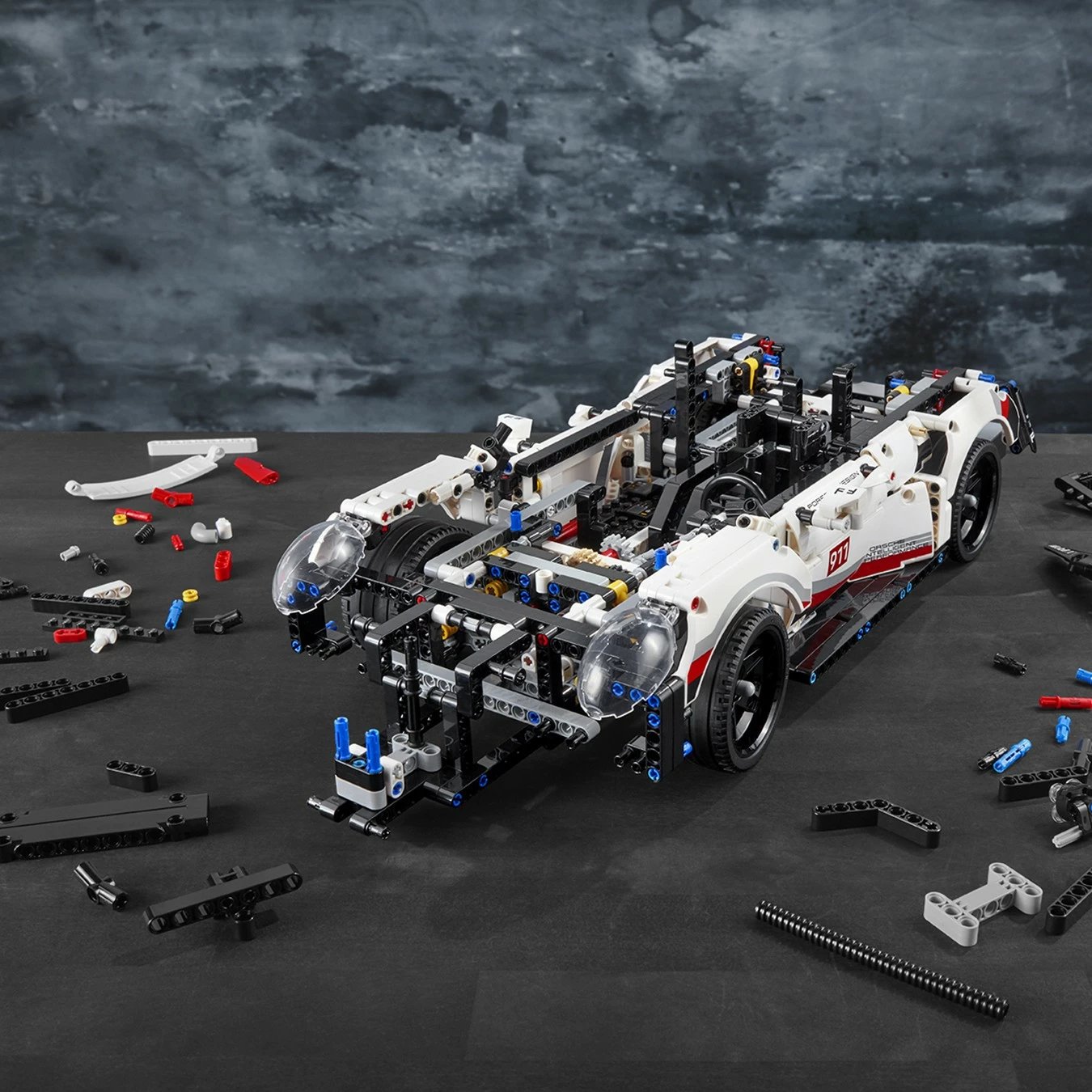 Set ndërtimi LEGO Technic Porsche 911 RSR, 779 pjesë, Multikolor