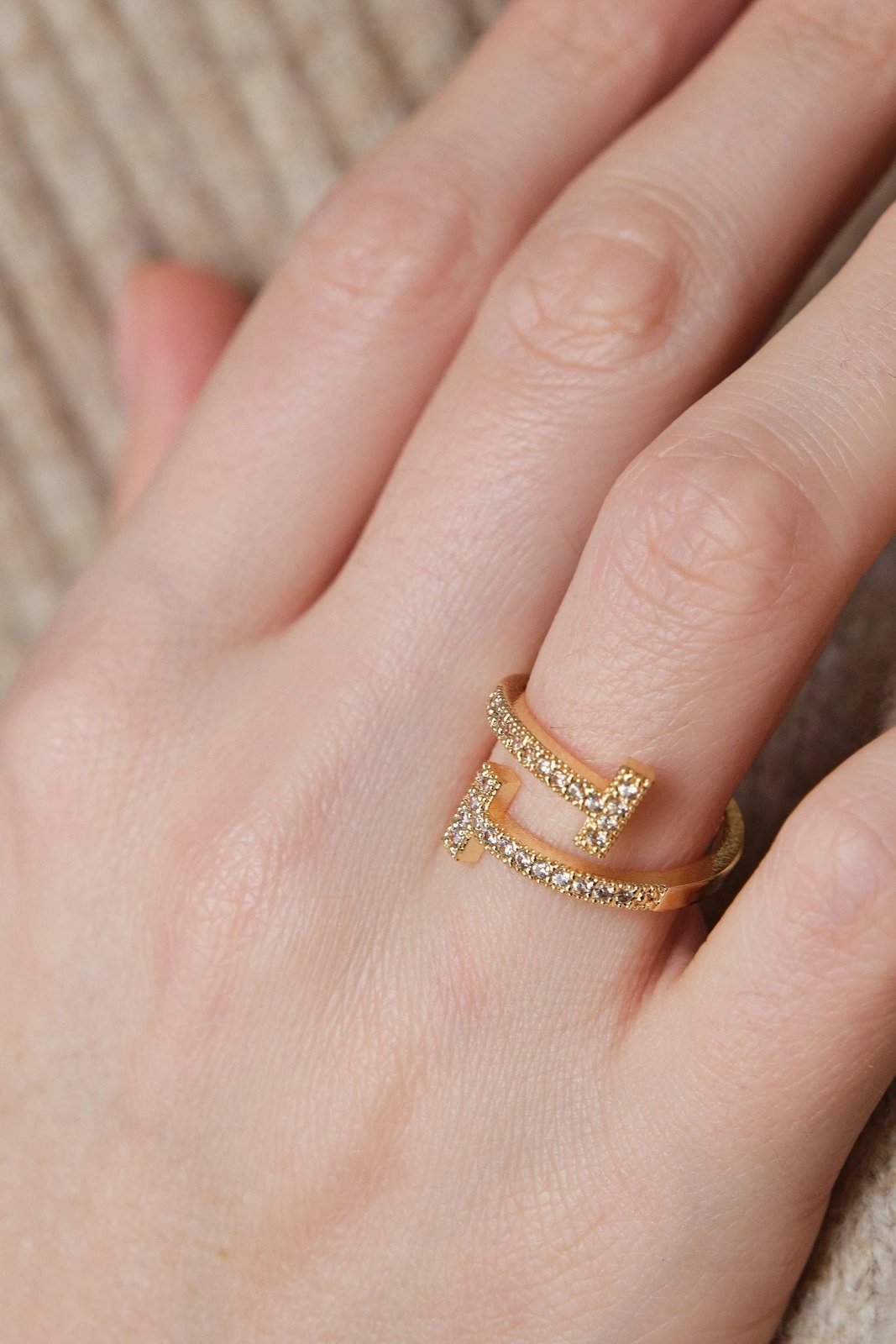 Unazë Jumeon, ngjyrë ari, me gur zirkon, madhësi e rregullueshme