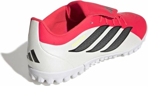 Atlete futbolli adidas, pa ngjyrë të caktuar