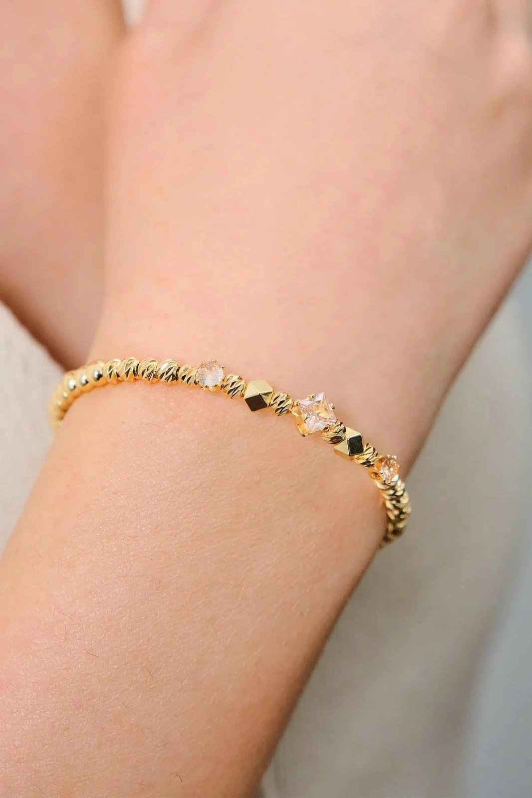 Byzylyk Jumeon, ngjyrë ari, Gld-Kareblk