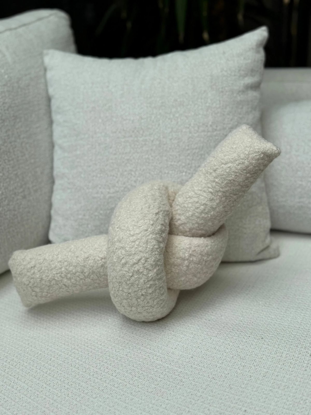 Jastëk dekorativ, model Ask Dugum, ngjyrë bezhë e çelët, 44x22x18cm